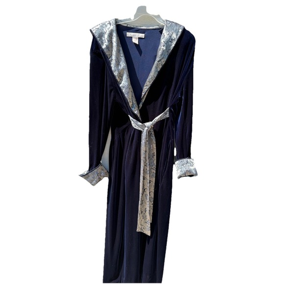 Claire's Rose Other - Claire's Rose Blue Velvet Robe Size M Fancy  Glam Regal Cosplay Hollywood Korea
